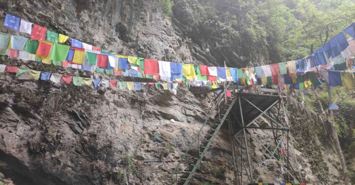 Read more about the article Domtsang Ney, a Meditation Cave of Guru Rinpoche