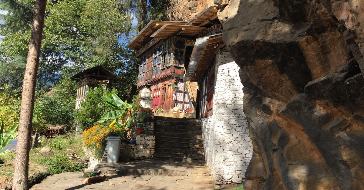 Read more about the article Hungrel Dzong, a Sacred Site where word “Hung,” of the Buddhist Mantra, “Om Ah Hung” can be seen