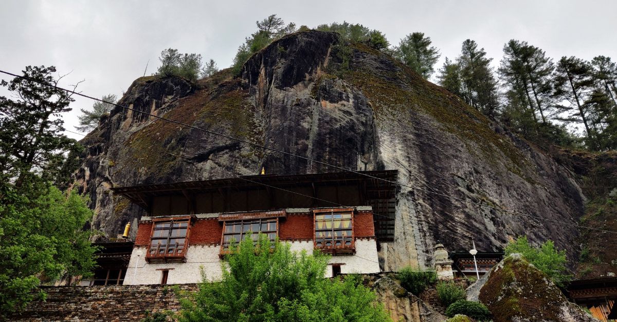 You are currently viewing Tang Rimochen Lhakhang, a Temple with an Impression of Tiger’s Stripes on a Cliff