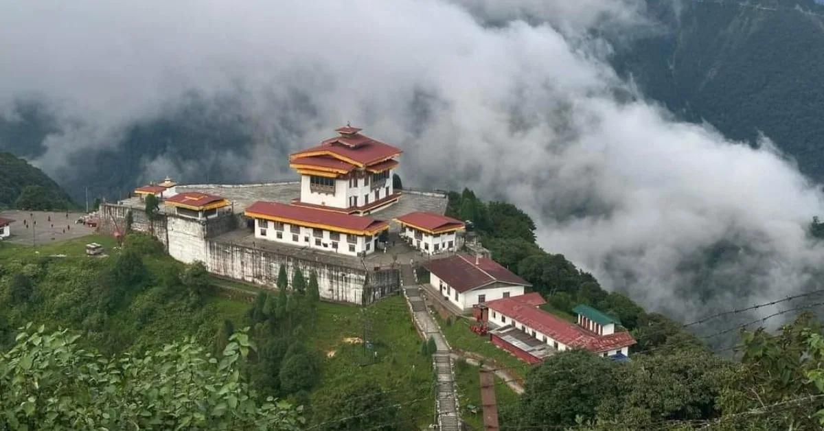 You are currently viewing Yongla Goenpa, a Monastery on a Hill that resembles a Phurba