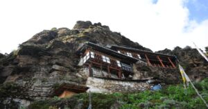 Read more about the article Bumdrak Monastery, where Dakinis left 100,000 Footprints