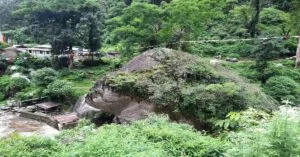 Read more about the article Koma Tshachu, a Hot Spring of Guru Rinpoche at the base of Ney Rinchen Dzong
