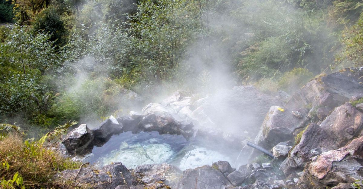 You are currently viewing Khambalung Ney Tshachu, a Hot Spring of Guru Rinpoche, revealed by Pema Lingpa