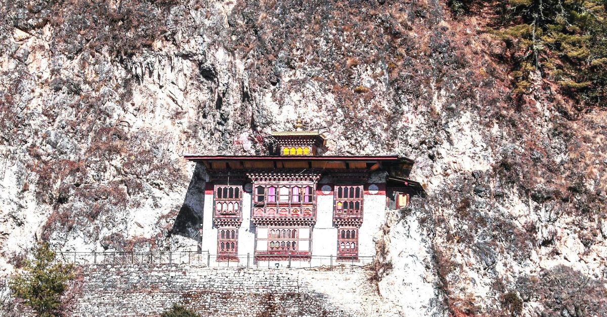 Read more about the article Shelkar Drak Lhakhang, a White Crystal Cliff Temple in Haa